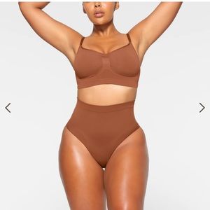 skims seamless sculpt brief in bronze